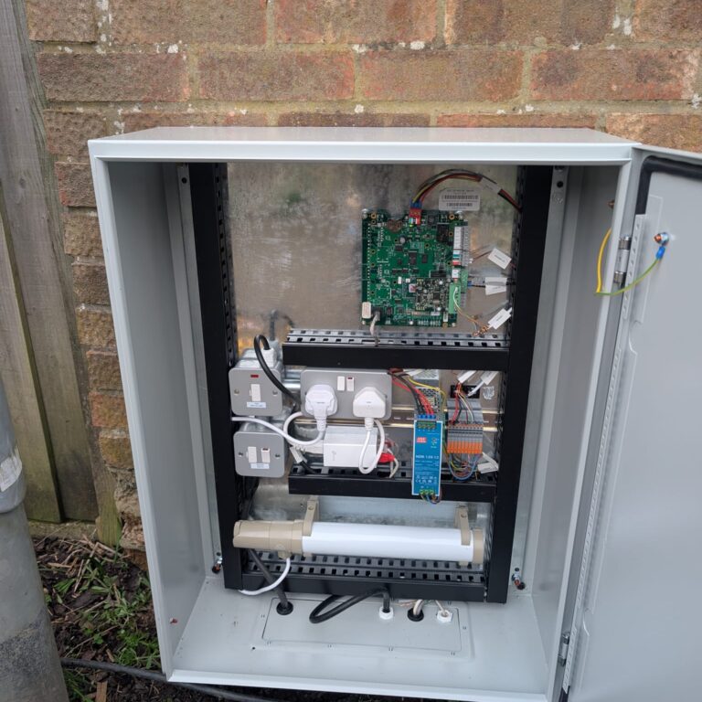 auto doors gates access control door entry intercom installers london essex bs en 16005