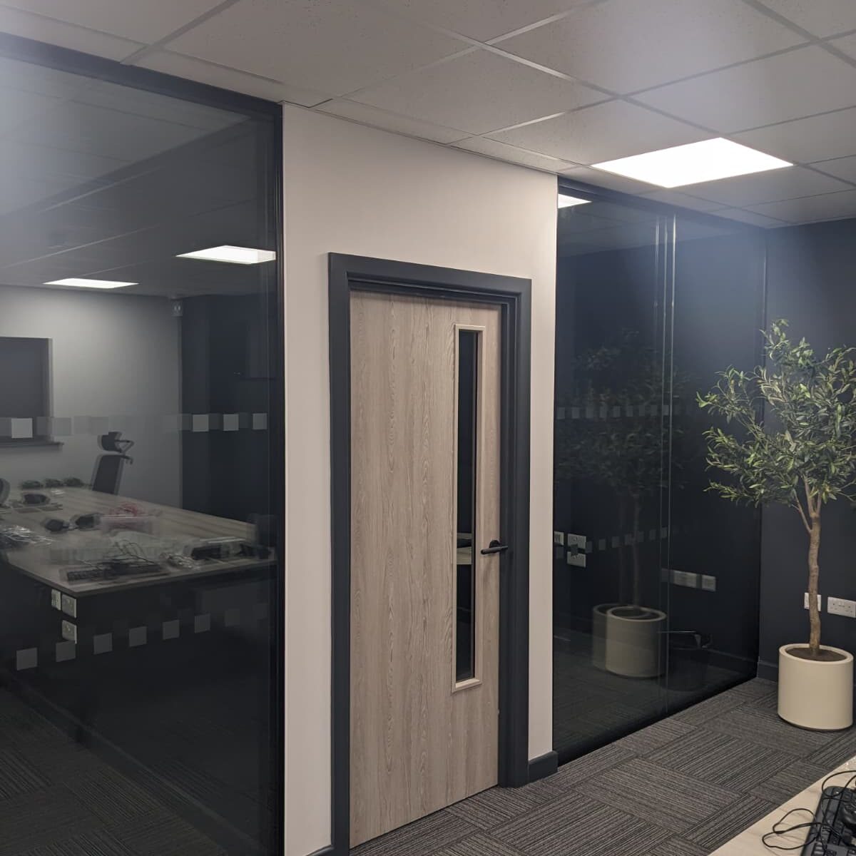 Office paxton access control door entry installers london hertfordshire south east essex kent